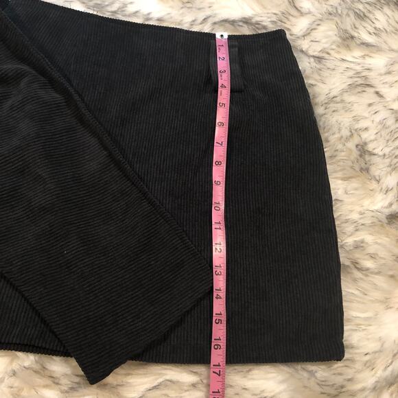 NWT LF. Rosebullet Black Cord Goth Mini Skirt - Picture 6 of 8